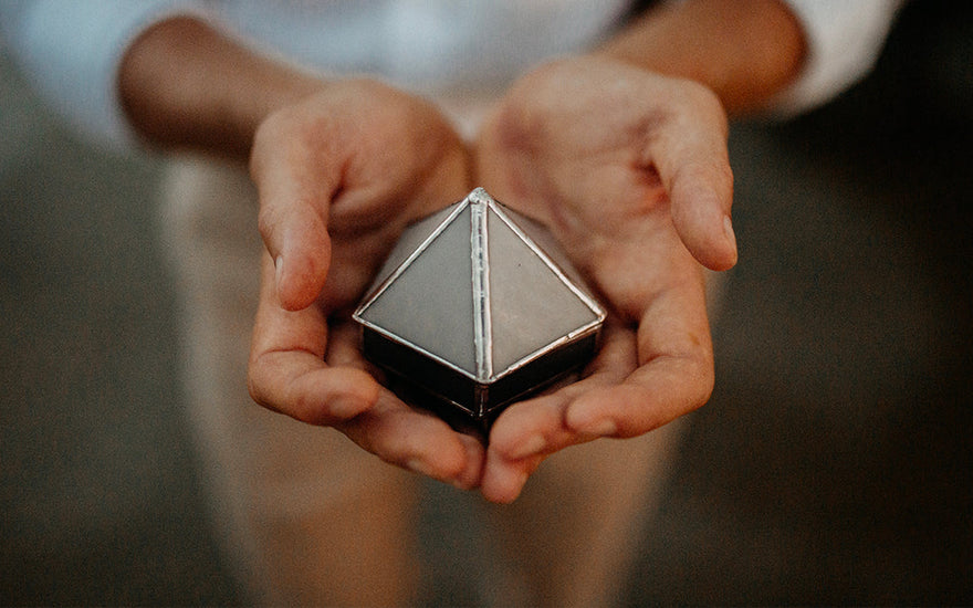 Jak vybrat ten pravý pánský snubní prsten?