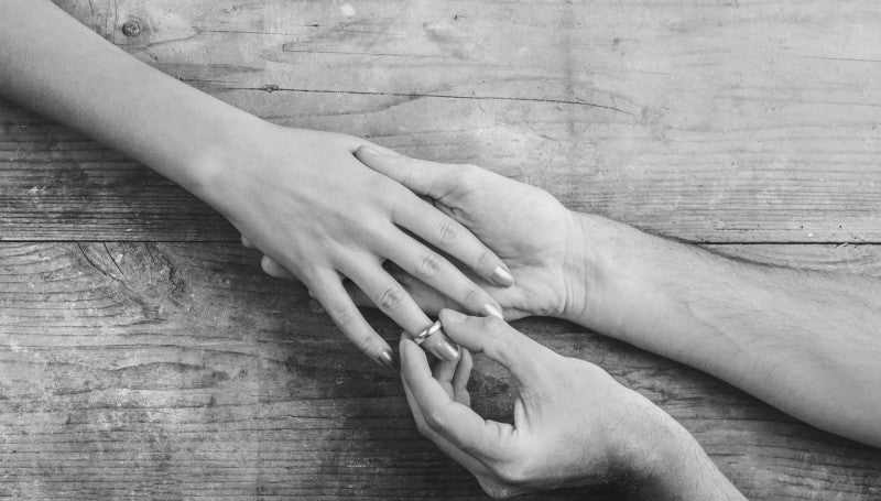 Pozoruhodná historie a význam snubních prstenů