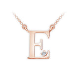 Zlatý dámský náhrdelník DF 4510, písmenko E, růžové zlato, s řetízkem a briliantem