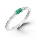 Zlatý dámský prsten DF 6202 z bílého zlata, smaragd s diamanty